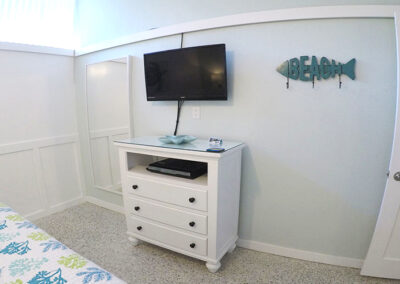 Unit-3-bedroom-dresser-full-mirrow